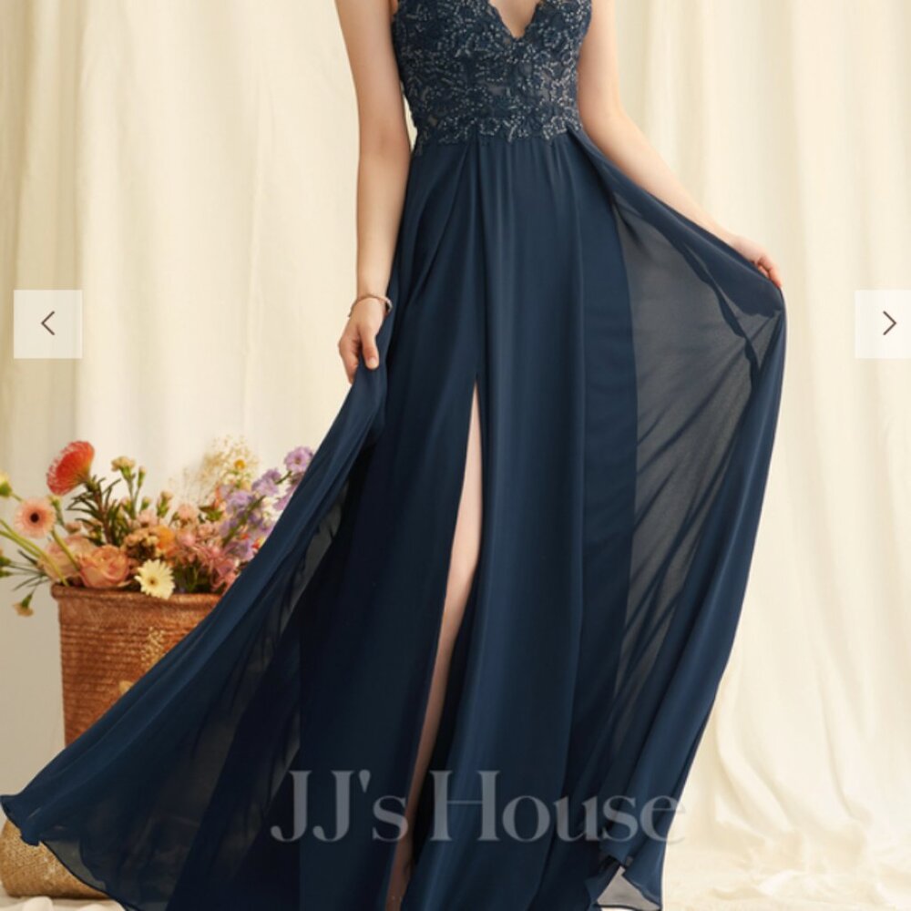 Dress - Picture 5 of 11
